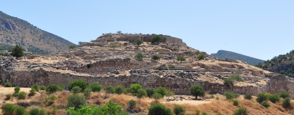 The Essential Archaeology of Greece