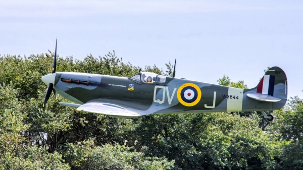 WW2 Spitfire Pilot turns 100, revealing amazing journey from Russian prison to RAF hero WW2 Spitfire Pilot turns 100, revealing amazing journey from Russian prison to RAF hero