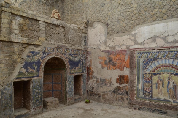 Fresco depicting gladiator battle discovered in Pompeii tavern Fresco depicting gladiator battle discovered in Pompeii tavern