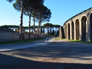 Amphitheatre (right) and Grand Palestra (left) at Pompeii - click to enlarge Amphitheatre (right) and Grand Palestra (left) at Pompeii