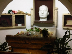 Tomb of Mussolini in the family crypt - click to enlarge Tomb of Mussolini in the family crypt