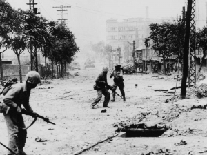 Combat On The Streets Of Seoul - click to enlarge Combat On The Streets Of Seoul