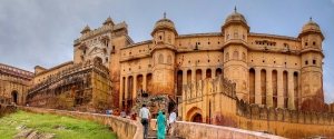 Maharajas and Moghuls - click to enlarge Maharajas and Moghuls